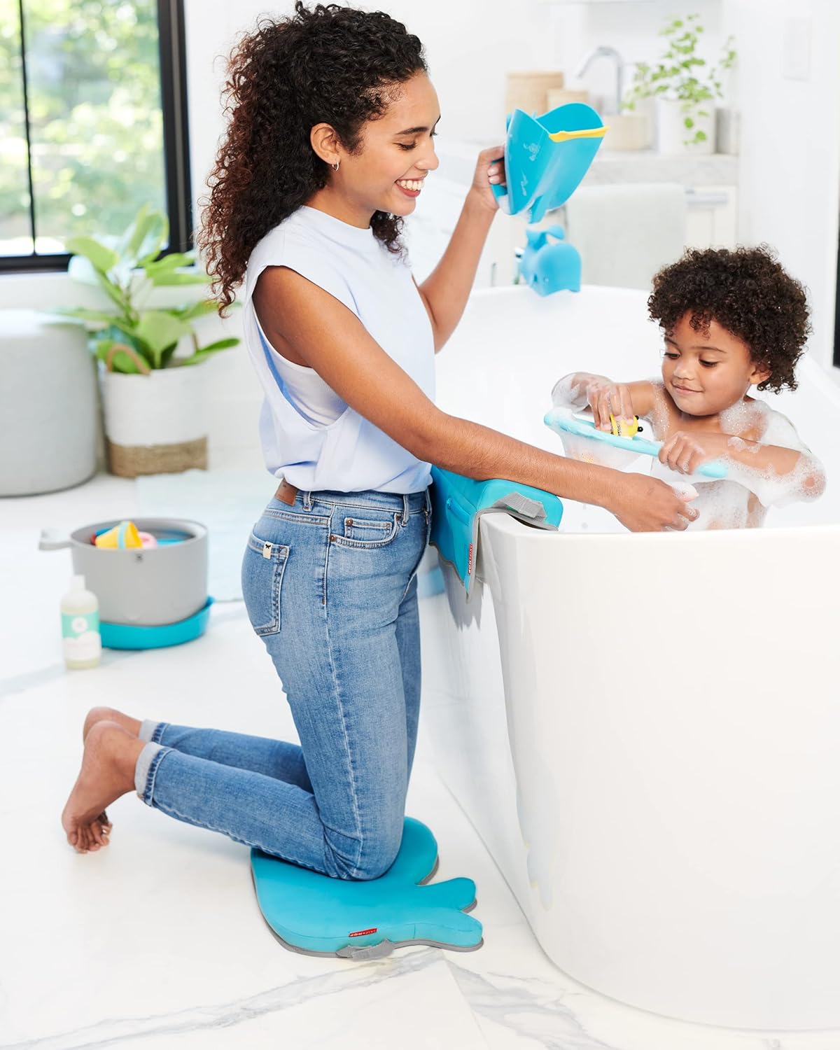 Skip Hop MOBY Waterfall Bath Rinser, Tear-Free Bath Rinse Cup for Babies