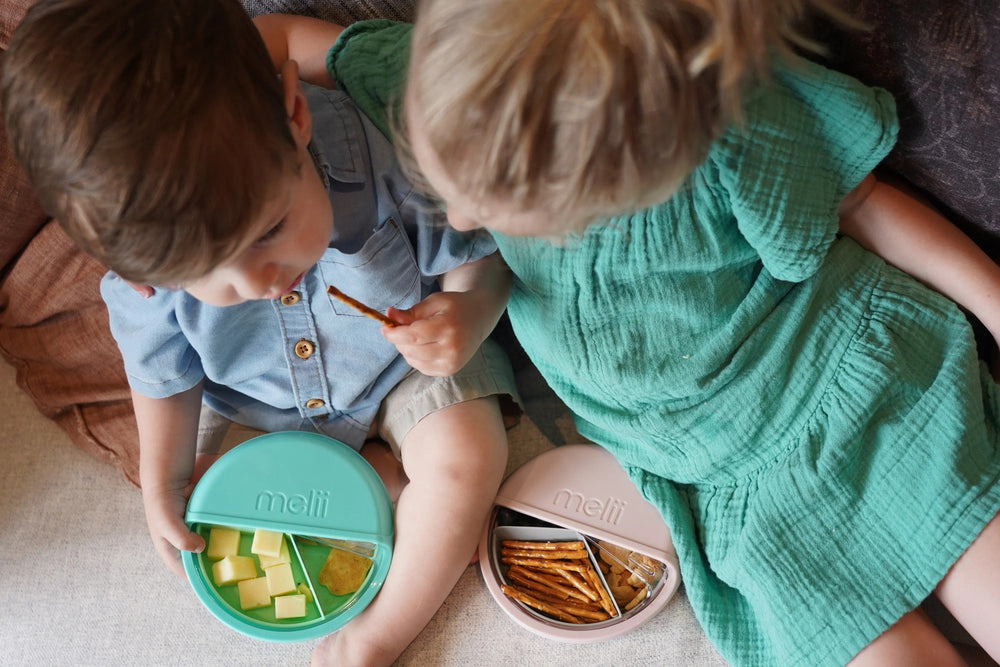 melii Spin Snack Container with 3 Snack Compartments
